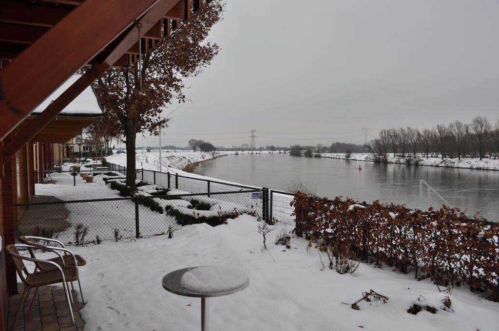 Thuiskomen, Genieten Aan Het Water Maaseik Szoba fotó